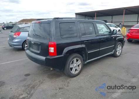 2010 Jeep Patriot Sport z USA, uszkodzony, nr VIN 1J4NT1GA7AD654256